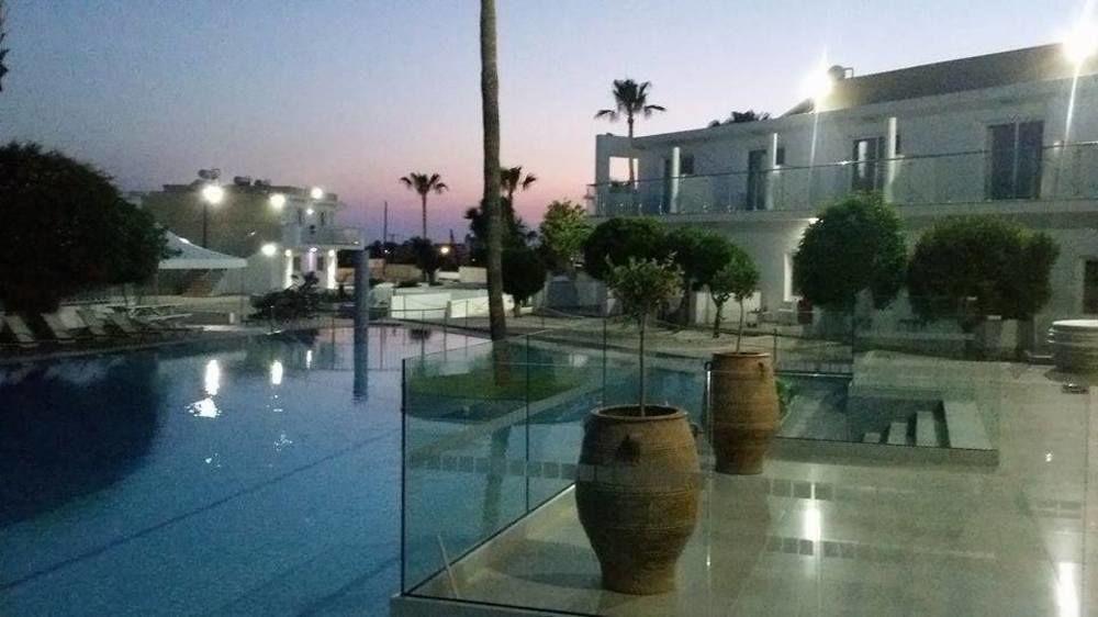 Ξενοδοχείο φεδράνια Αγία Νάπα
